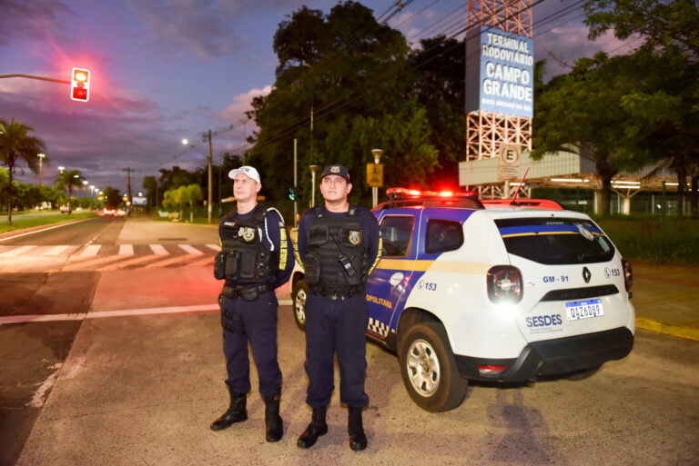 A Guarda Civil Metropolitana (GCM) de Campo Grande promoveu ontem à noite (22) uma nova operação de abordagem e segurança no Terminal Rodoviário Antônio Mendes Canale.