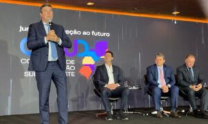 Riedel defendeu que somo um país por inteiro quando se trata de reforma tributária