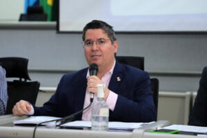 Dr. Victor Rocha é contra o aborto.