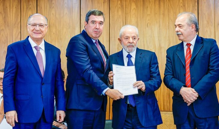 Eduardo Riedel, Governador de Mato Grosso do Sul e o presidente Luiz Inácio Lula Da Silva.