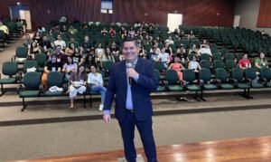 Victor Rocha compartilhou seus conhecimentos sobre o tratamento do câncer de mama não metastático.