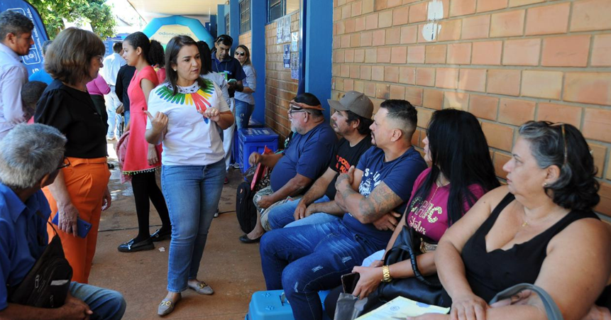 Neste sábado o bairro Vila Nova Campo Grande recebeu o programa "Todos em Ação - A Prefeitura mais perto de você", em parceria com o mutirão, que tem como objetivo garantir o acesso a diversos serviços dentro da comunidade. Durante o evento, que aconteceu na Escola Municipal Fauze Scaff Gattass Filho, das 8h às 13h, mais de 300 serviços gratuitos foram oferecidos para milhares de pessoas, atendendo às demandas da comunidade e contou com a participação da prefeita Adriane Lopes.