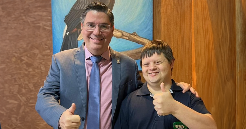 A Lei nº 6.940, de 7 de outubro de 2022, instituiu o Dia Municipal da Síndrome de Down em Campo Grande, sendo de autoria do vereador Dr. Victor Rocha (PSDB). Essa iniciativa celebra a inclusão dessa data no calendário oficial do município.