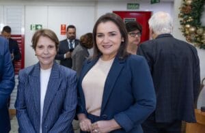 Prefeita Adriane Lopes ao lado da senadora Tereza Cristina, discutindo a emenda para o viaduto da Gury Marques
