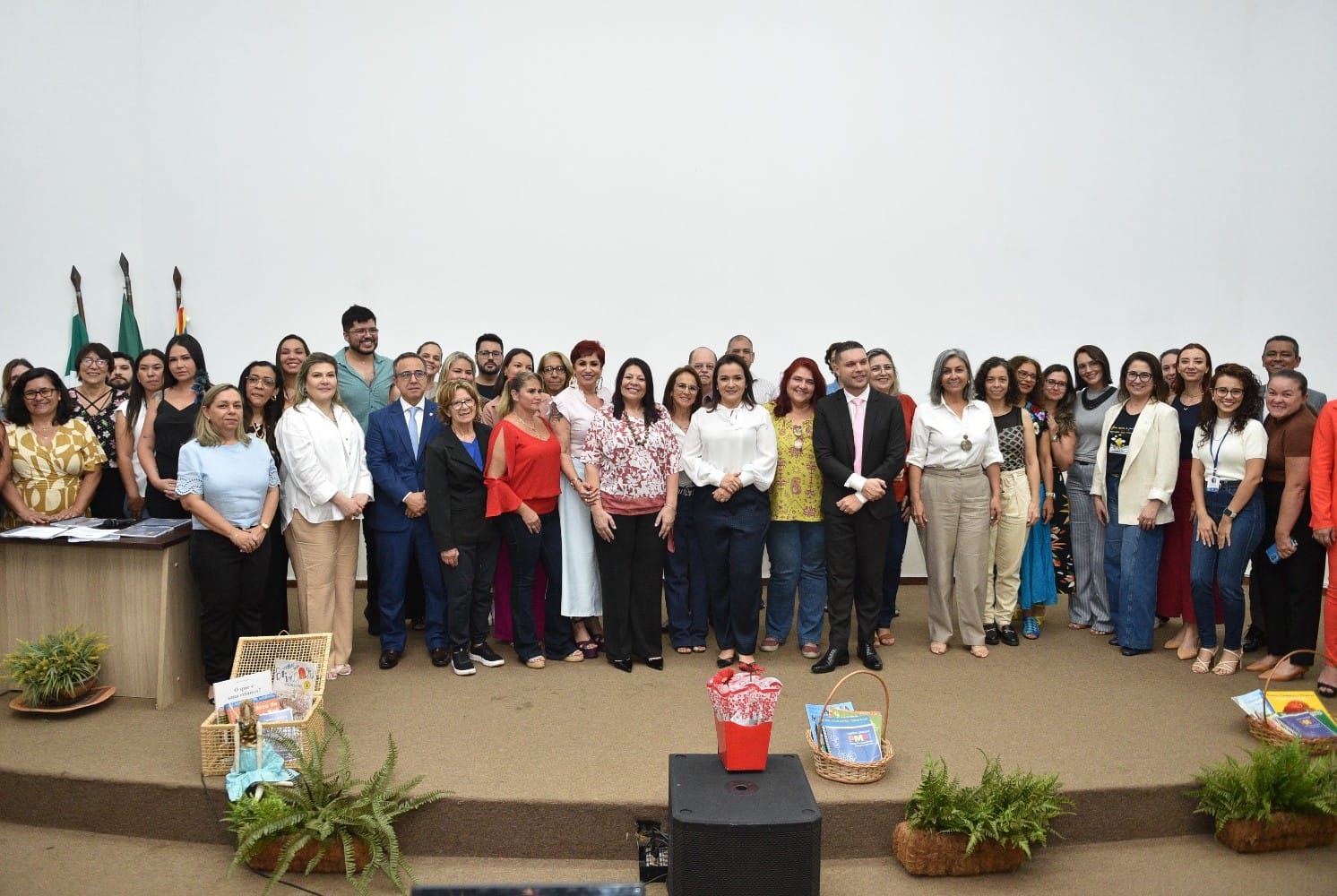 Perfeita Adriane Lopes lança Plano para primeira infância