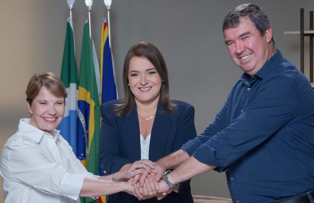 Filiação de Riedel ao PP cria superbloco político com Adriane Lopes e Tereza Cristina em MS
