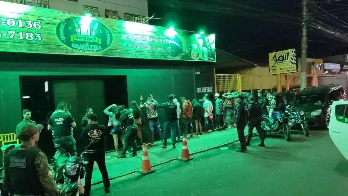 operação policial em conveniências e bares