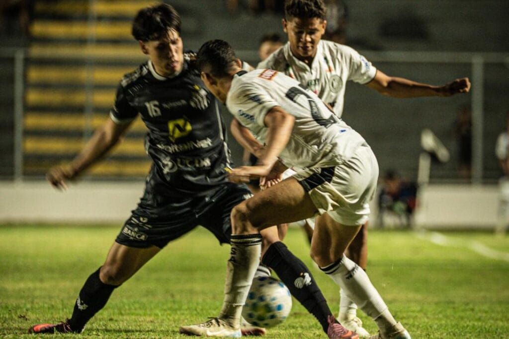 Operário decide vaga na Copa do Brasil contra o Vila Nova em Goiânia