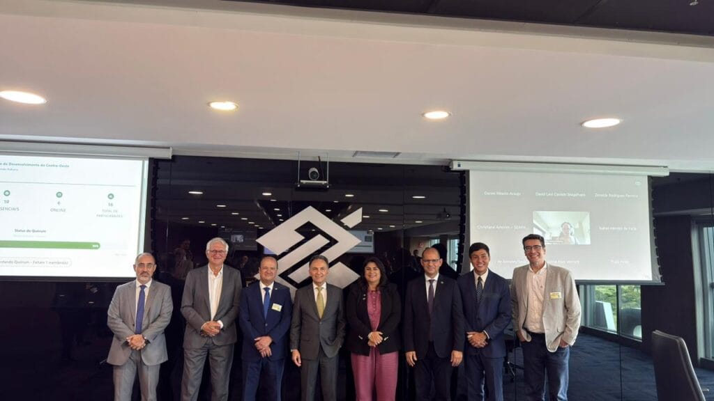 Condel aprova linha de crédito para jovens empreendedores durante reunião em Brasília