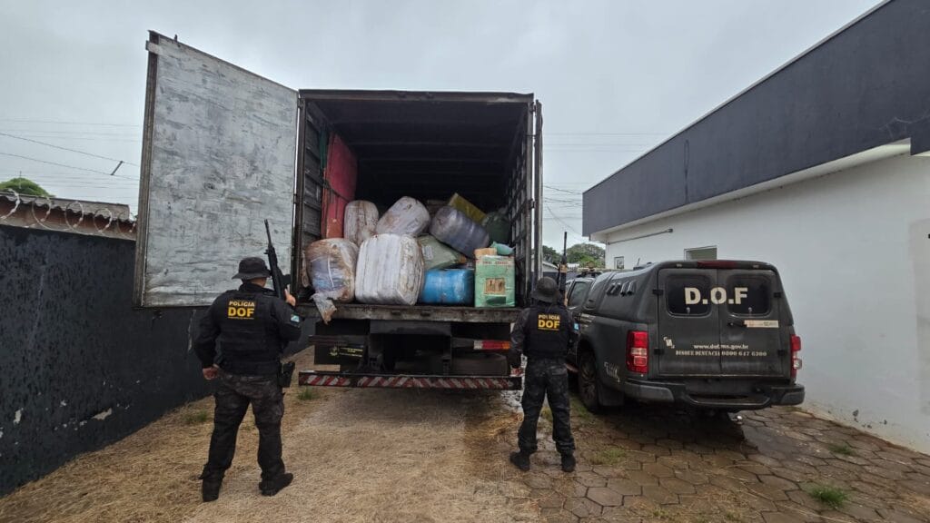 Operação na MS-040 intercepta caminhão com R$ 2,1 milhões em mercadorias ilícitas e prende motorista