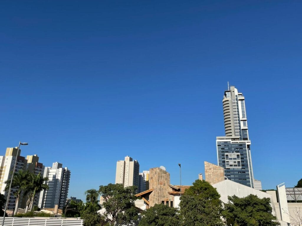 Sábado em Mato Grosso do Sul terá calor, variação de nuvens e pancadas isoladas de chuva