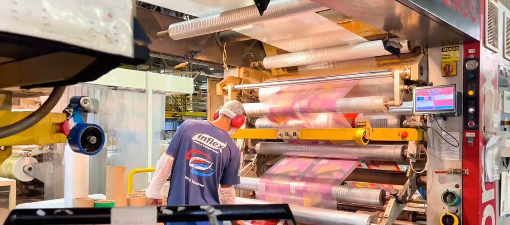 Inflex seleciona auxiliares de produção para início imediato em Dourados