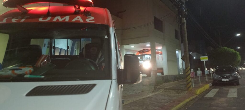 Homem de 21 anos é ferido a tiros enquanto conversava com amiga em Três Lagoas