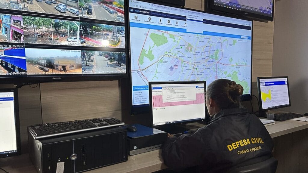 Defesa Civil emite alerta para chuva intensa e ventos fortes em Campo Grande