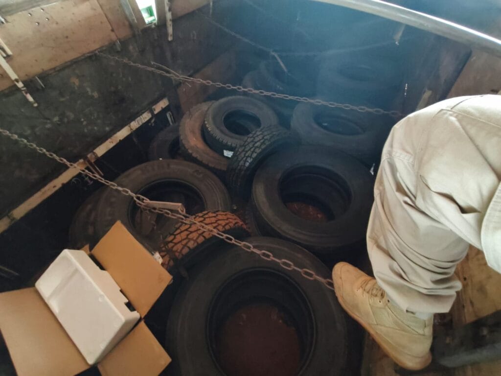 PRF intercepta 5,8 kg de cocaína em Água Clara e apreende carga sem nota fiscal em Três Lagoas
