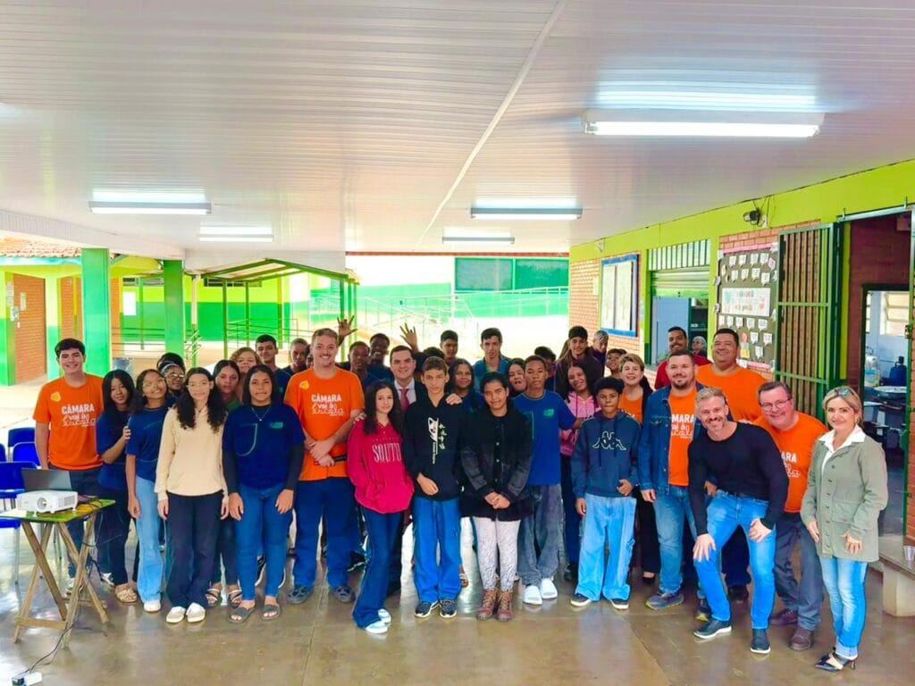 Câmara Municipal leva programação do “Câmara Vai à Escola” a três unidades de ensino e mobiliza estudantes para a edição 2026