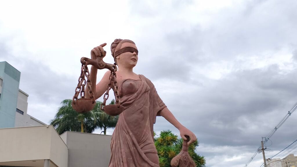 Justiça de MS reconhece dupla maternidade em registro de criança concebida por inseminação caseira