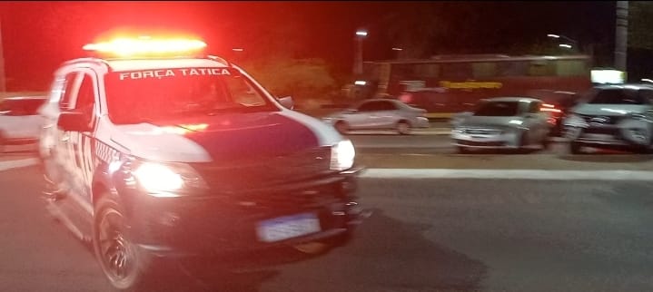 Polícia Militar prende dois suspeitos de roubo a lanchonete em Três Lagoas; terceiro morre durante abordagem