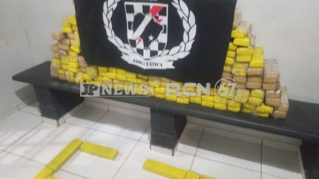 Força Tática apreende 285 quilos de maconha em carreta e prende suspeito com mandado em aberto em Três Lagoas