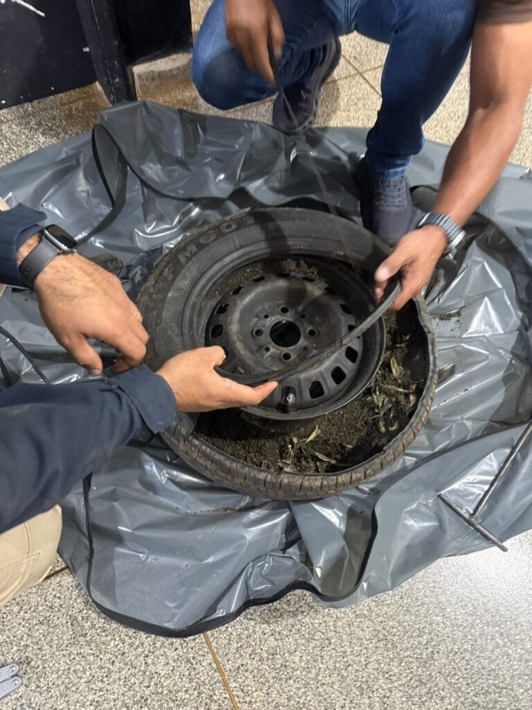 Vazamento em pneu revela 4 kg de maconha e motorista é preso pela PRF em Três Lagoas