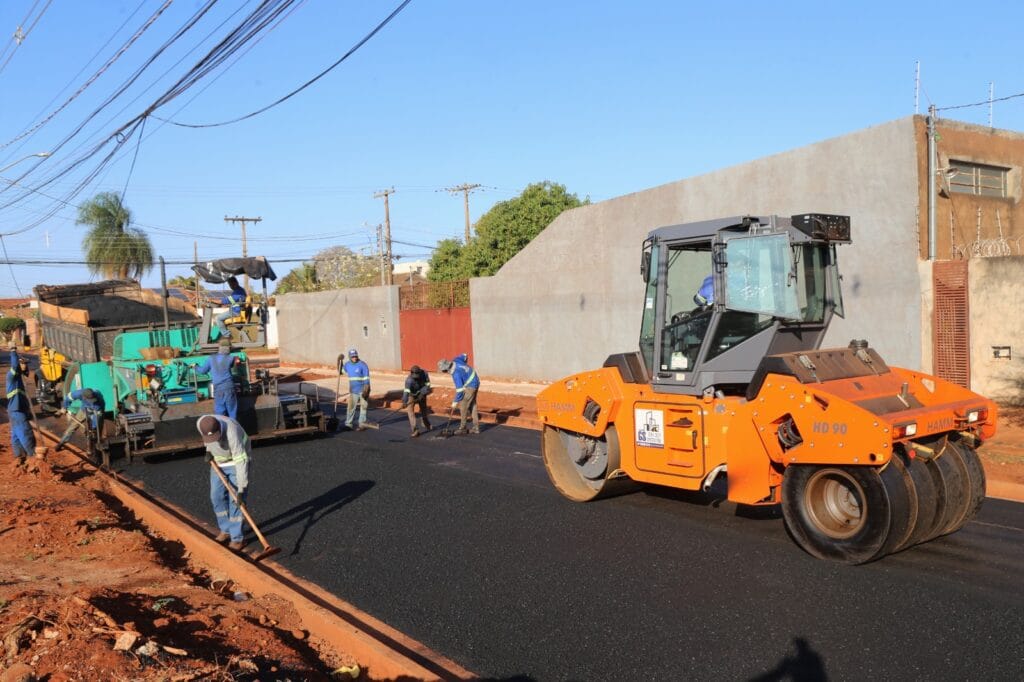 Prefeitura firma contrato de R$ 5,21 milhões para pavimentação e drenagem no Complexo Tiradentes, em Campo Grande