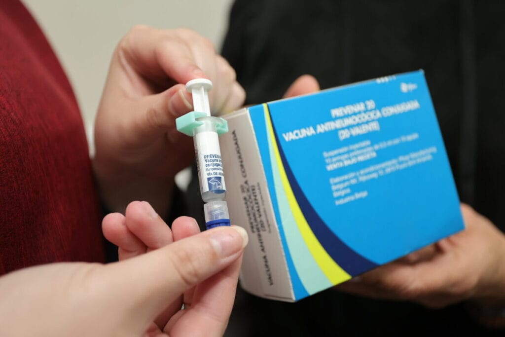 Prefeitura de Dourados alerta para baixa adesão à vacina Pneumo 20 contra doenças respiratórias graves