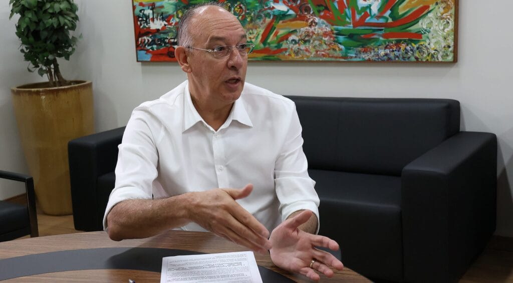Ex-prefeito Hélio Peluffo permanece na UTI após implantar marcapasso e fazer cateterismo