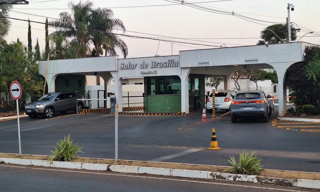 Moraes autoriza visitas ao ex‑presidente Bolsonaro na prisão domiciliar