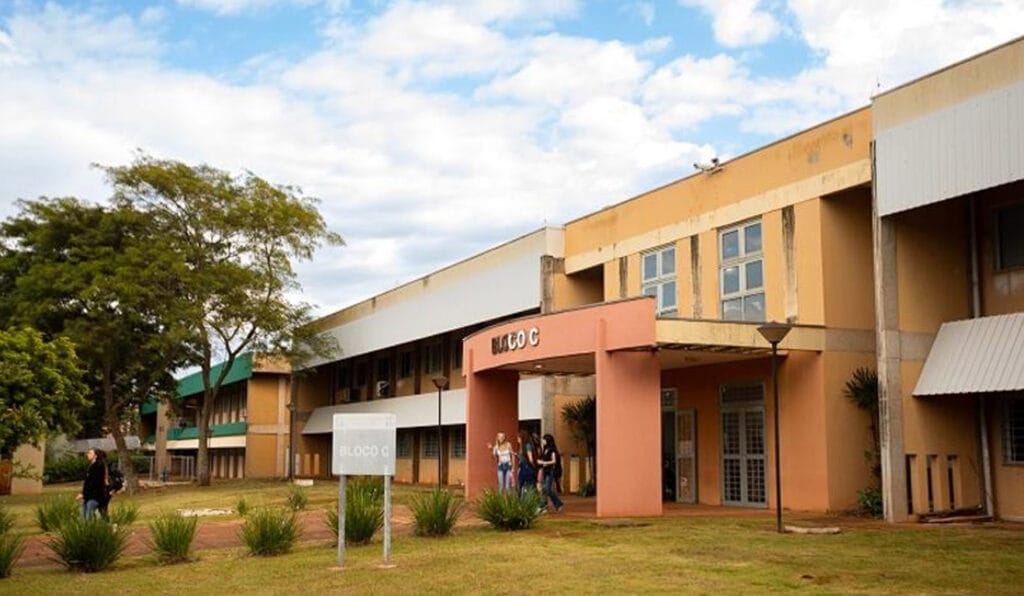 UFGD reserva 564 vagas para estudantes de escolas públicas no Vestibular 2027