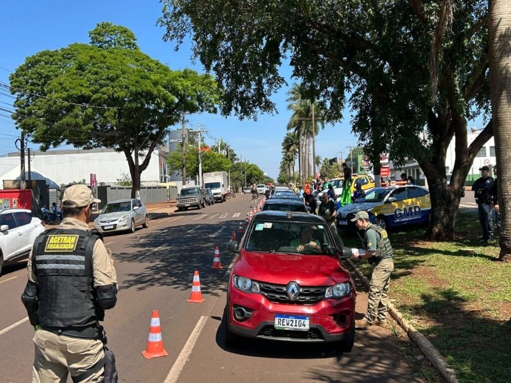 Semana Nacional do Trânsito 2026 encerra em Dourados com blitz na Avenida Marcelino Pires