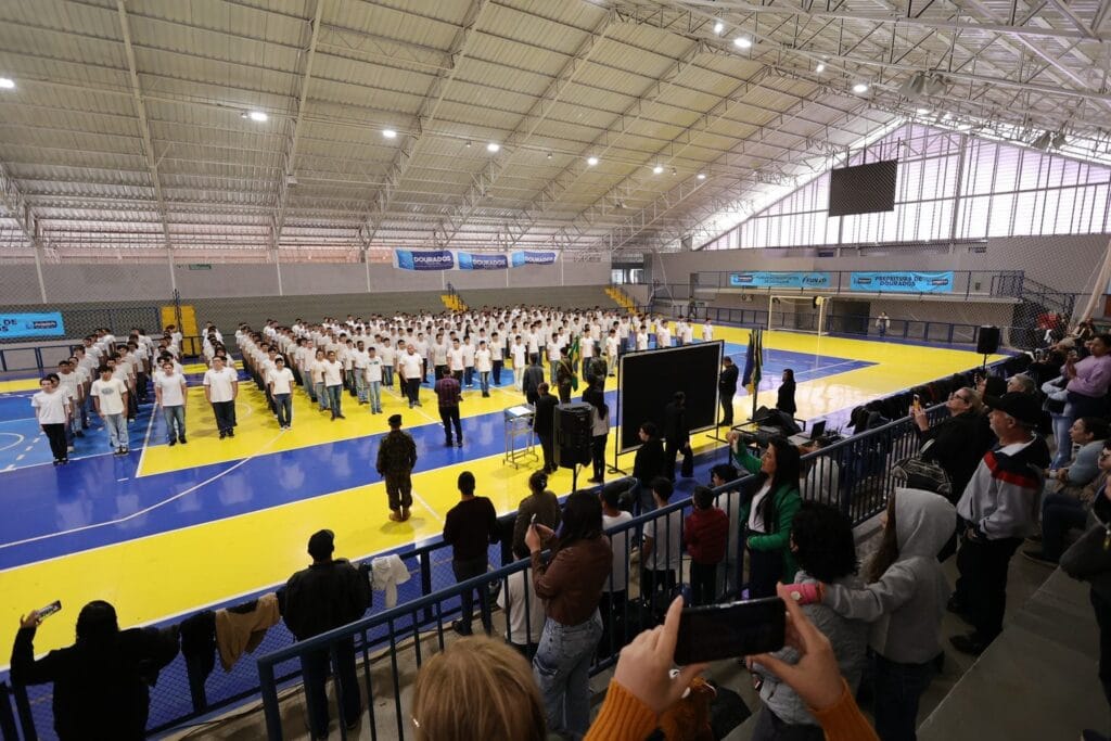Junta do Serviço Militar entrega certificados a 400 jovens em cerimônia em Dourados