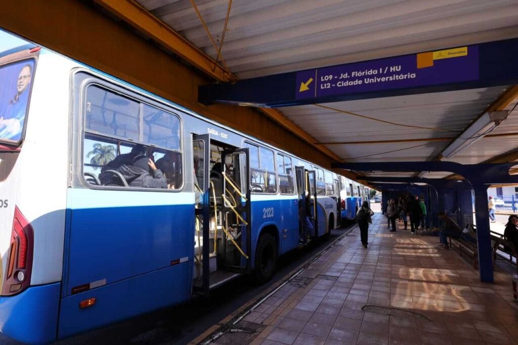 Dourados suspende tarifa de ônibus no domingo de eleição