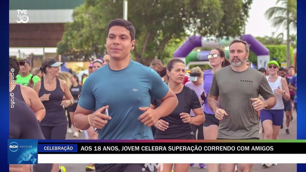 Jovem emagrece 36 kg e planeja correr 18 km para comemorar 18 anos